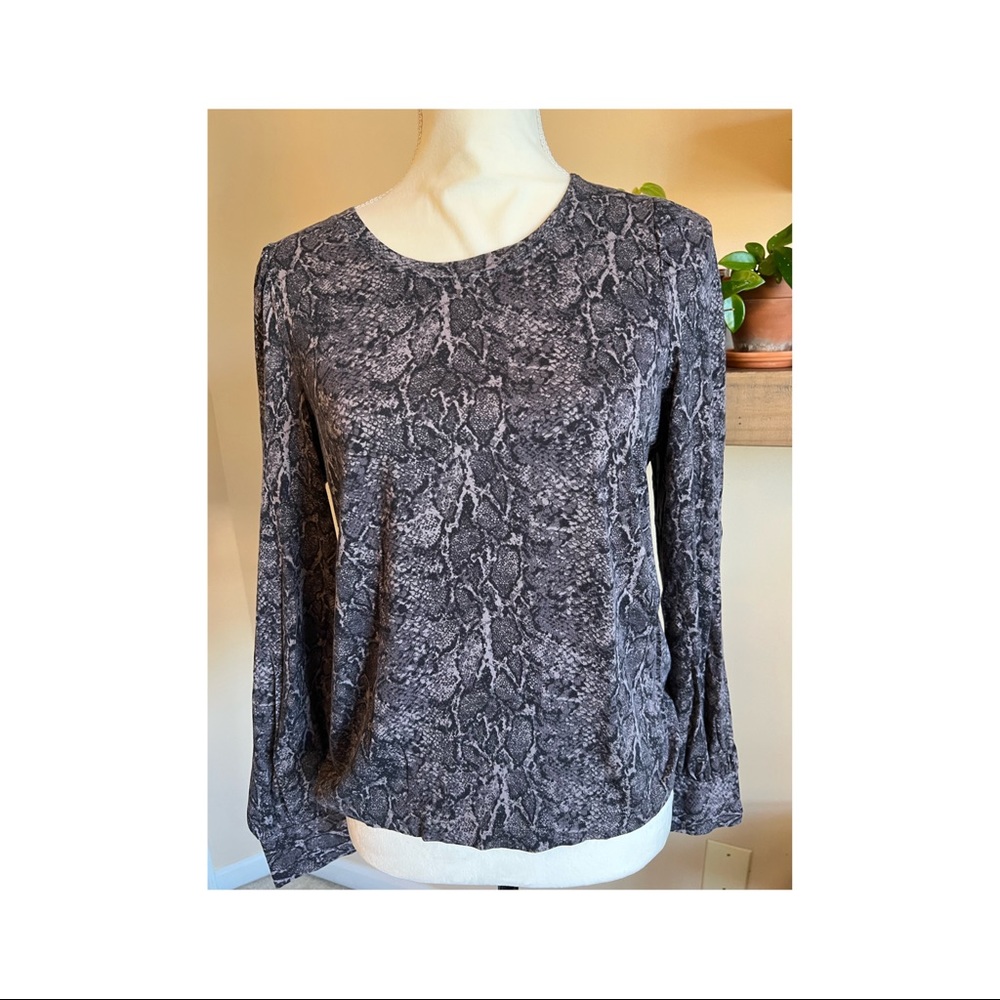 Rails snake print blouse size S 60% cotton 40% modal